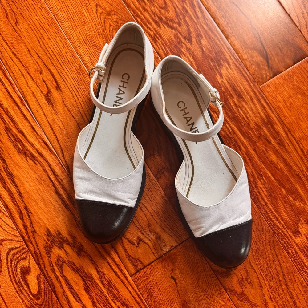Chanel Women's Black and White Shoes